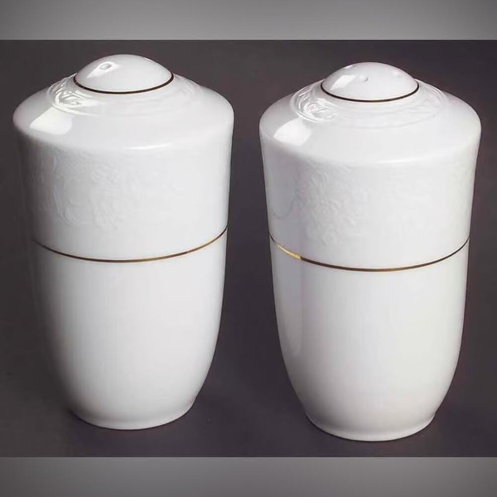 Noritake Whitecliff White Gold Elegant Salt and Pepper Shakers‎
